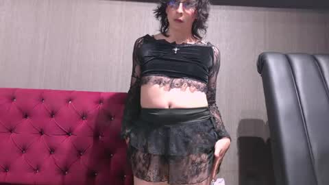 Shelly online show from May 19, 10:05 pm