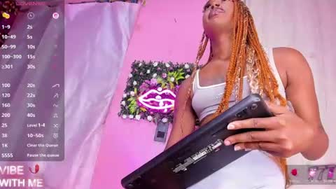 shenielxxx online show from July 1, 1:33 pm
