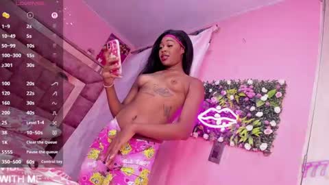 shenielxxx online show from July 15, 3:50 pm