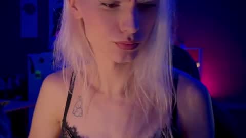 sindly online show from July 18, 9:31 pm