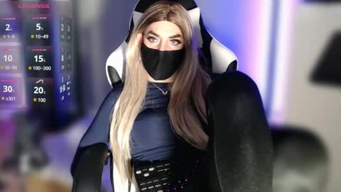 Sissy next door online show from October 4, 10:32 pm