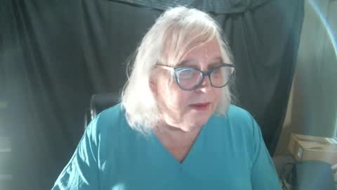 Sissy Diane online show from February 3, 12:36 am