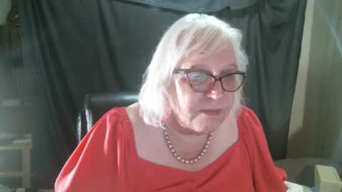 Sissy Diane online show from December 17, 12:38 am