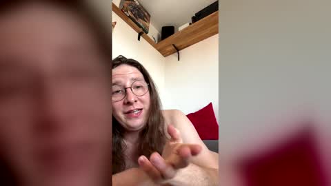 sissylucysass online show from April 7, 9:43 am
