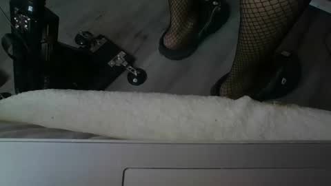 sissymia1234 online show from December 17, 3:23 am