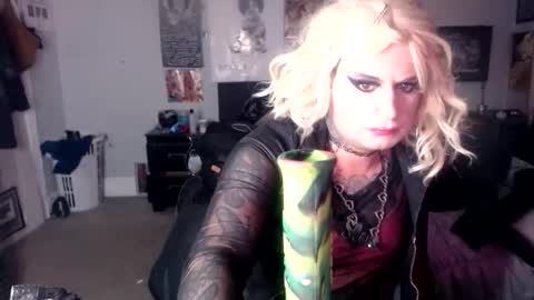 sissyslutliana69 online show from May 3, 9:47 am