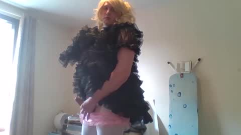 sissysteph00 online show from May 7, 4:03 pm