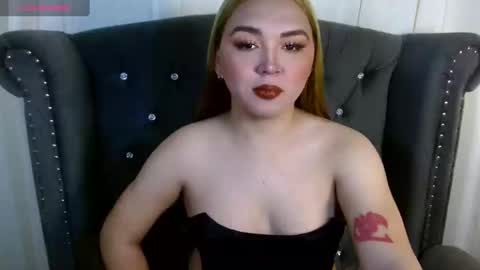 skylarvox_ online show from February 24, 8:49 am