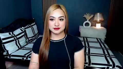 Queen Cyrine online show from June 17, 7:42 am