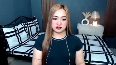 Queen Cyrine online show from July 5, 3:00 am