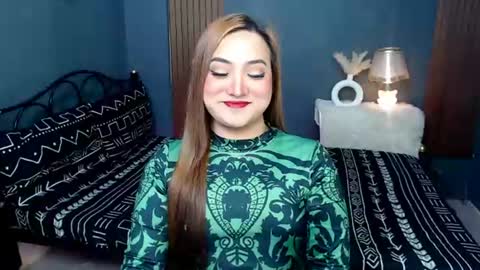 Queen Cyrine online show from August 4, 4:07 am