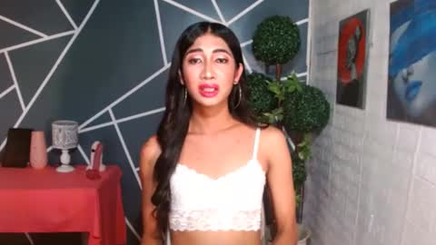 slimprettyjoira online show from April 22, 3:02 am