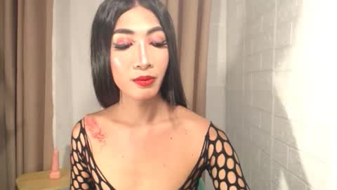 slimprettyjoira online show from May 25, 11:51 am