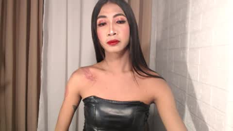 slimprettyjoira online show from June 30, 3:01 pm