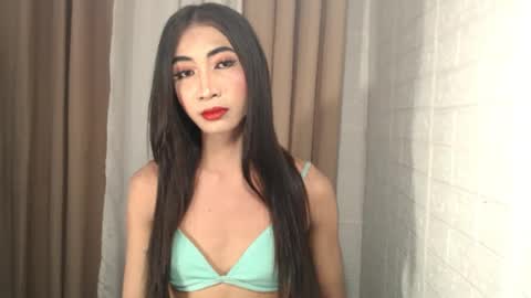 slimprettyjoira online show from July 15, 6:18 am