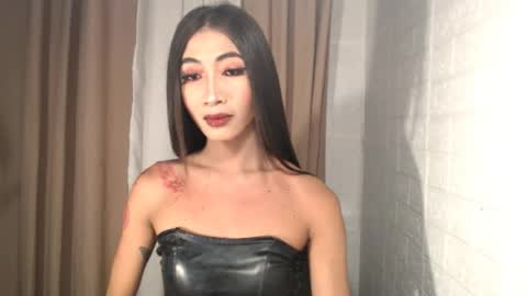 slimprettyjoira online show from July 21, 12:30 pm