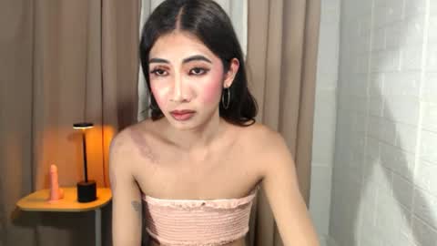 slimprettyjoira online show from August 3, 9:15 am