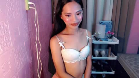 DONT FORGET TO FOLLOW AND THUMPS UP ME   Im Jess online show from July 24, 2:54 am