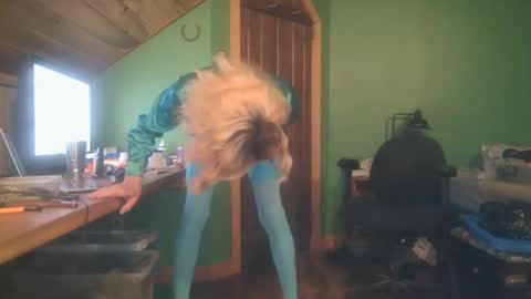 slutjennifertransxx online show from October 12, 2:25 am