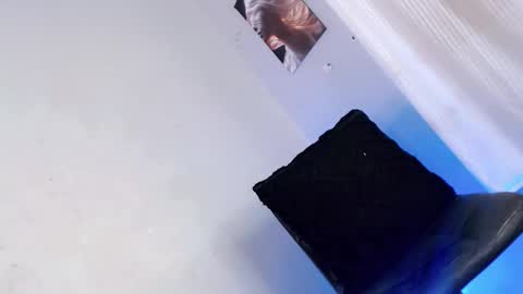 slutnextdoor28 online show from March 20, 2:07 pm