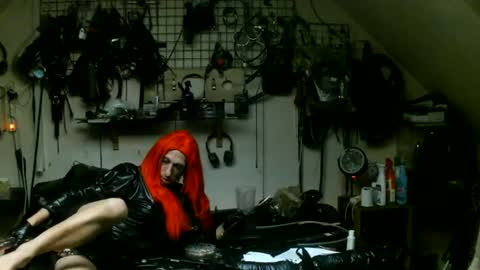 smokeslut365 online show from June 16, 11:05 pm