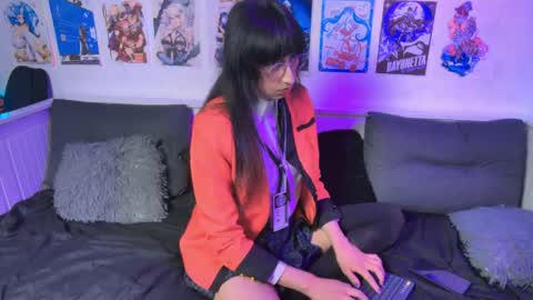 Snow and Bubble online show from June 6, 4:47 pm