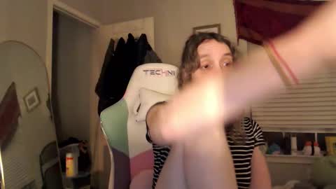 Lilytea online show from November 18, 5:40 am