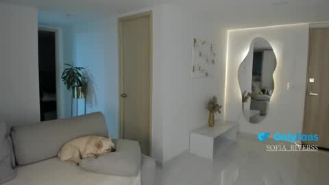 sofia_rivers_ online show from November 25, 12:01 am