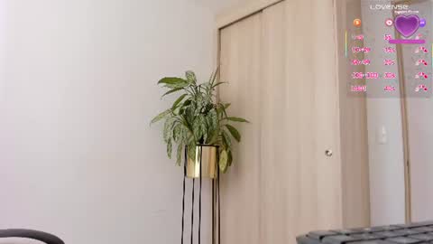 sofia_rivers_ online show from July 7, 1:26 pm