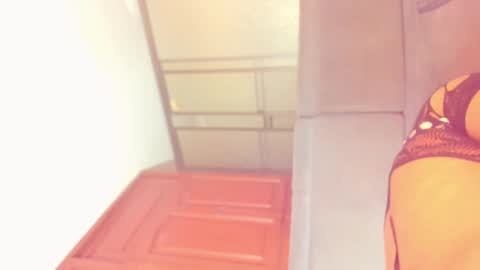 sophia_horny19 online show from November 1, 6:33 am