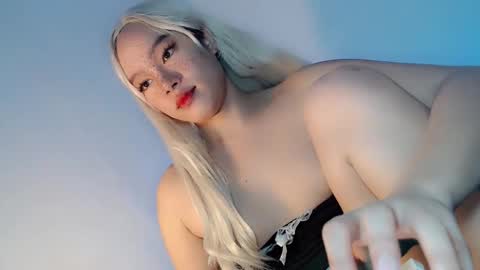 sophia_walker18 online show from February 24, 10:41 am