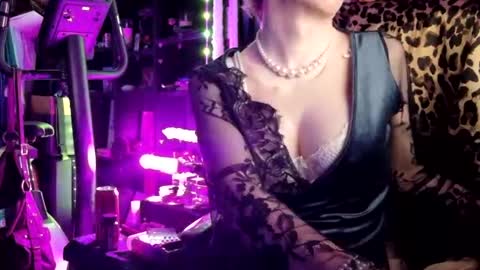 Sophie Satin1980 online show from July 16, 12:16 am