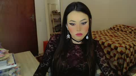 Sophie Fantasys online show from June 11, 2:00 am