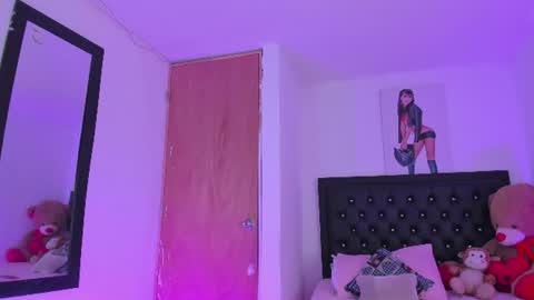 sophie_laurent1 online show from July 26, 3:58 am
