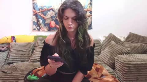 Earthling Gurl Michelle Allergy online show from April 13, 4:11 pm