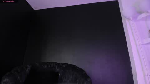      online show from March 1, 3:53 am