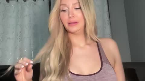 Stella Bella online show from February 26, 1:43 am