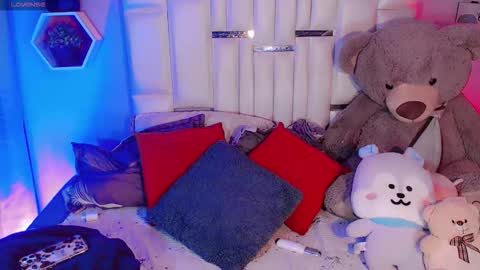 Steisee Reyes online show from February 11, 5:37 am