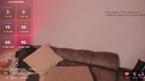 su_ssie online show from June 18, 11:53 pm