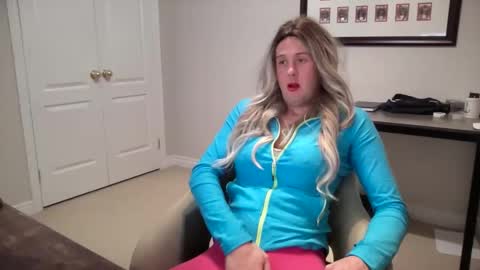 Sissy Isabella online show from June 6, 7:37 am