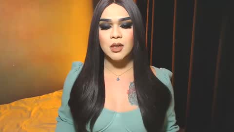 Snapshot of suckablecockoffreya chatting on December 27, 9:28 am JADE ELYSE online show from December 27, 9:28 am