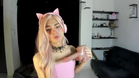 sue online show from April 6, 8:47 am