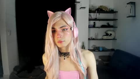 sue online show from April 11, 9:57 am