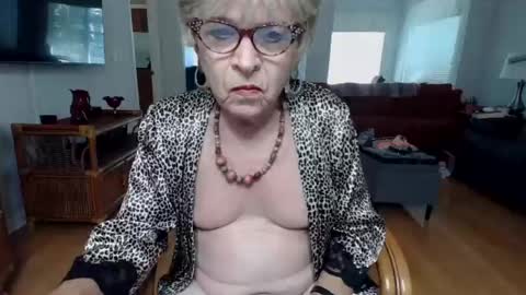 sexualsusan online show from June 15, 3:03 pm