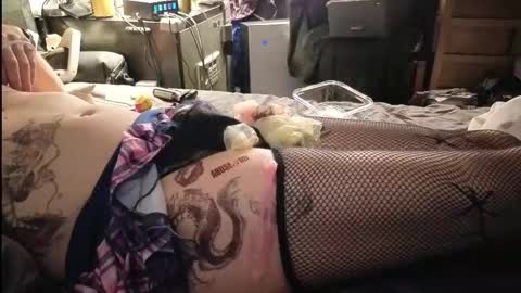 Johnny Cum Lover online show from December 4, 12:31 pm