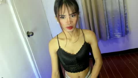 sweet_kyliexx online show from June 12, 6:01 am