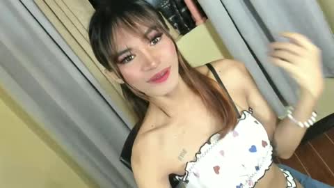 sweet_kyliexx online show from July 2, 4:29 am