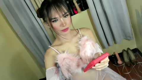 sweet_kyliexx online show from July 3, 4:29 am