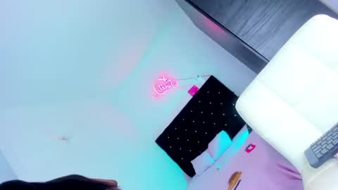 sweet_stacie online show from July 1, 1:33 pm