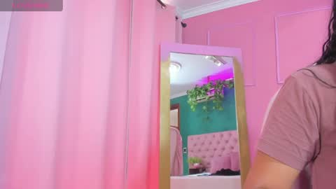 Yeileen online show from April 4, 7:12 pm